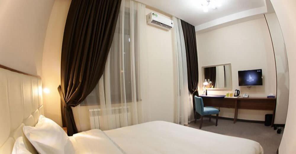 Sayyoh Hotel Ташкент Екстер'єр фото